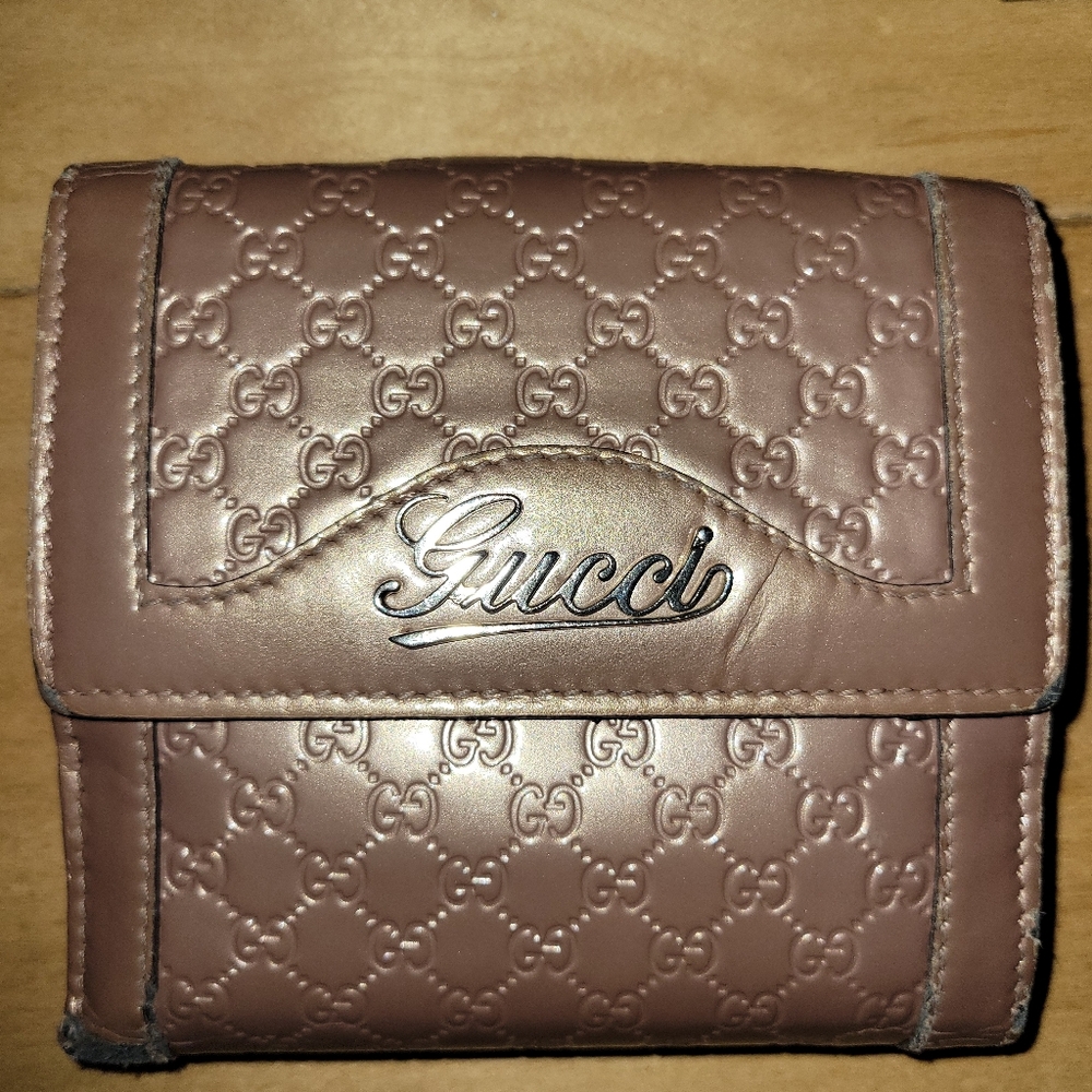 GUCCI Wallet In Champagne Color Read Description